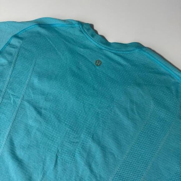 Lululemon Vent Tech Short Sleeve Shirt - Picture 3 of 4
